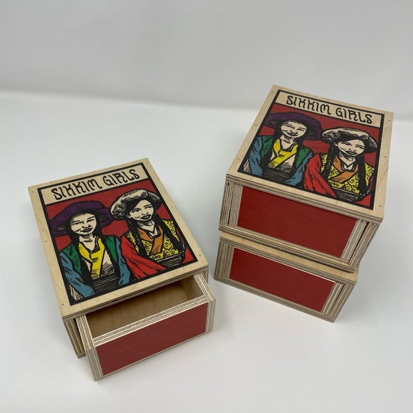 Lush Sikkim wooden boxes in like new condition! - Picture 2 of 9